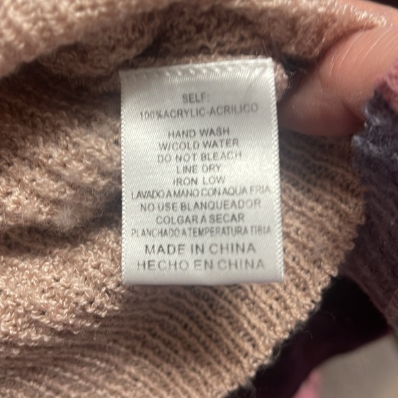 Listicle sz small sweater V front and back, front cinch dusty rose color - Picture 3 of 7